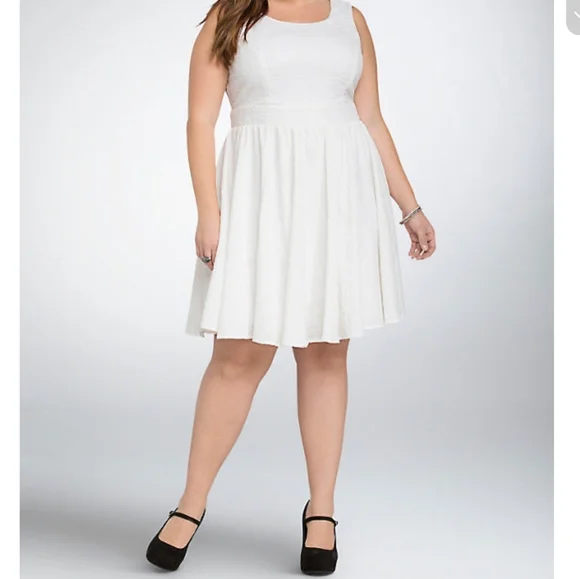 torrid | Dresses | Torrid Skater Dress White Textured Floral Size 4 |  Poshmark